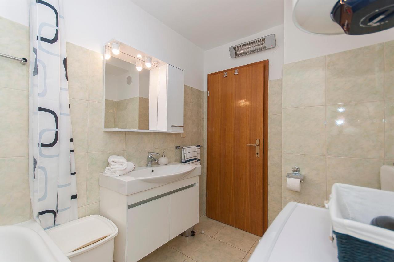 Apartment Luna Omiš Exterior foto