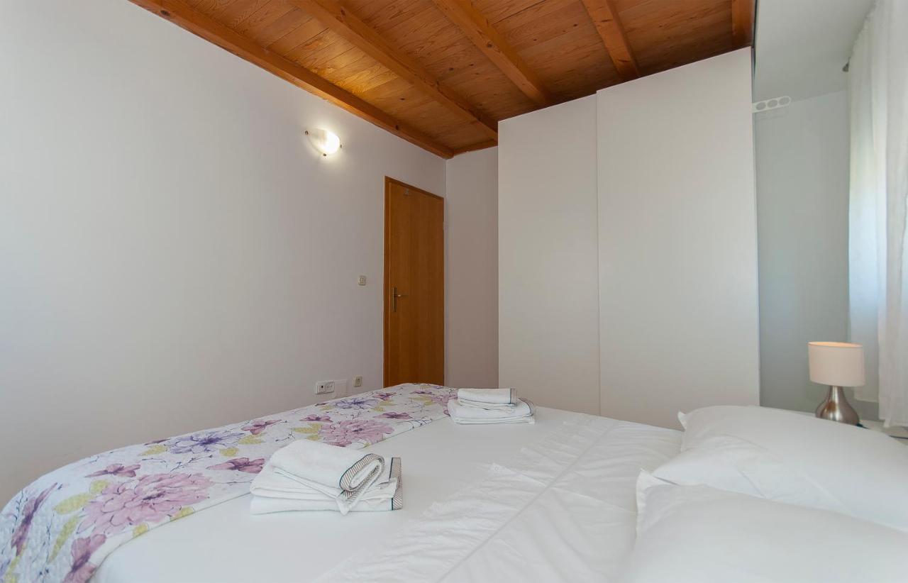 Apartment Luna Omiš Exterior foto