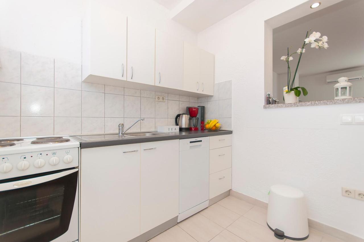 Apartment Luna Omiš Exterior foto