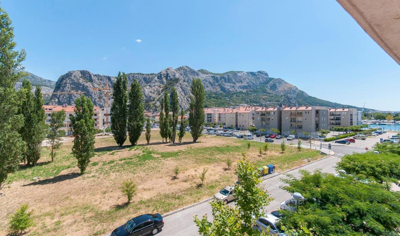 Apartment Luna Omiš Exterior foto