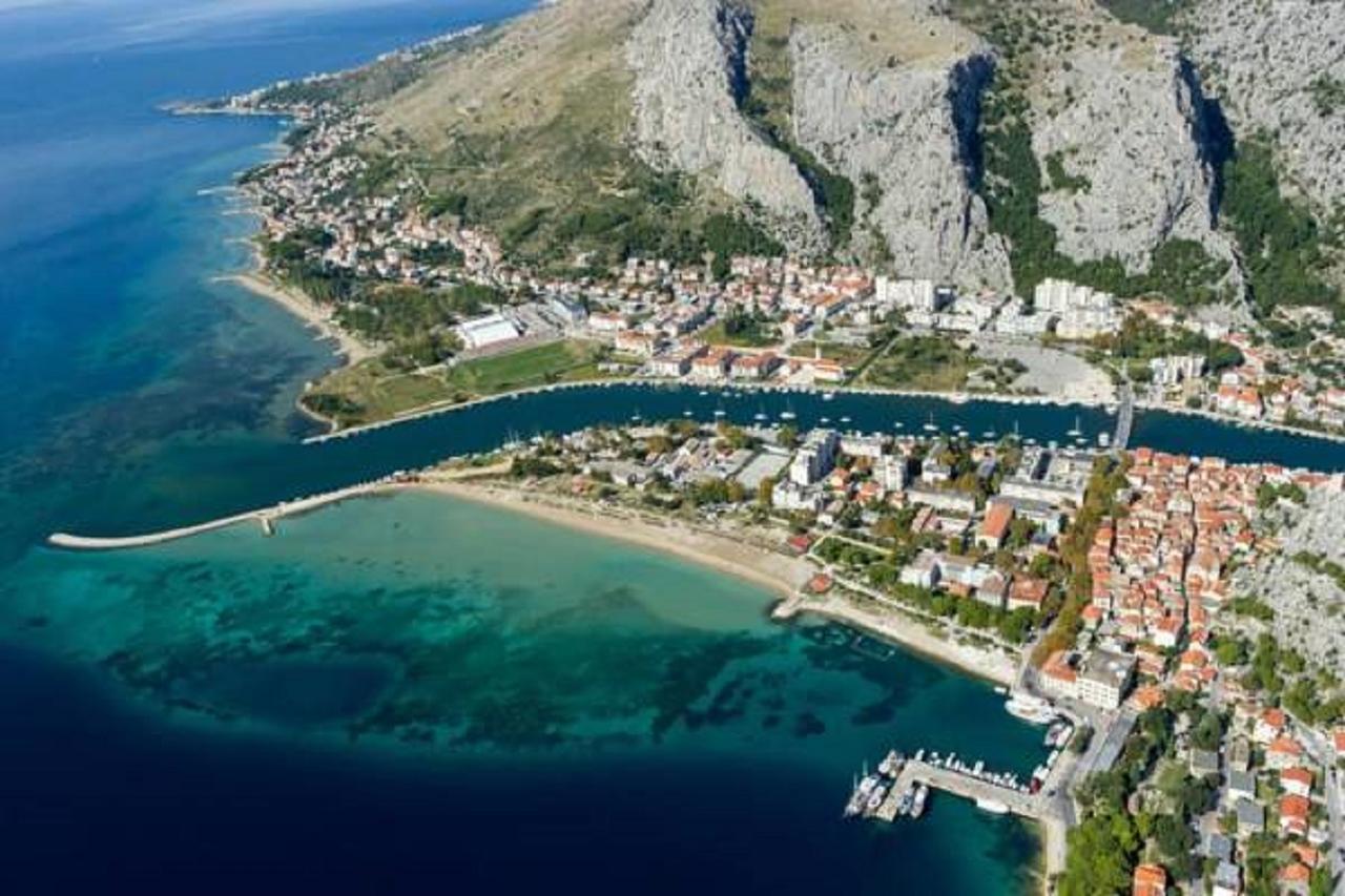 Apartment Luna Omiš Exterior foto